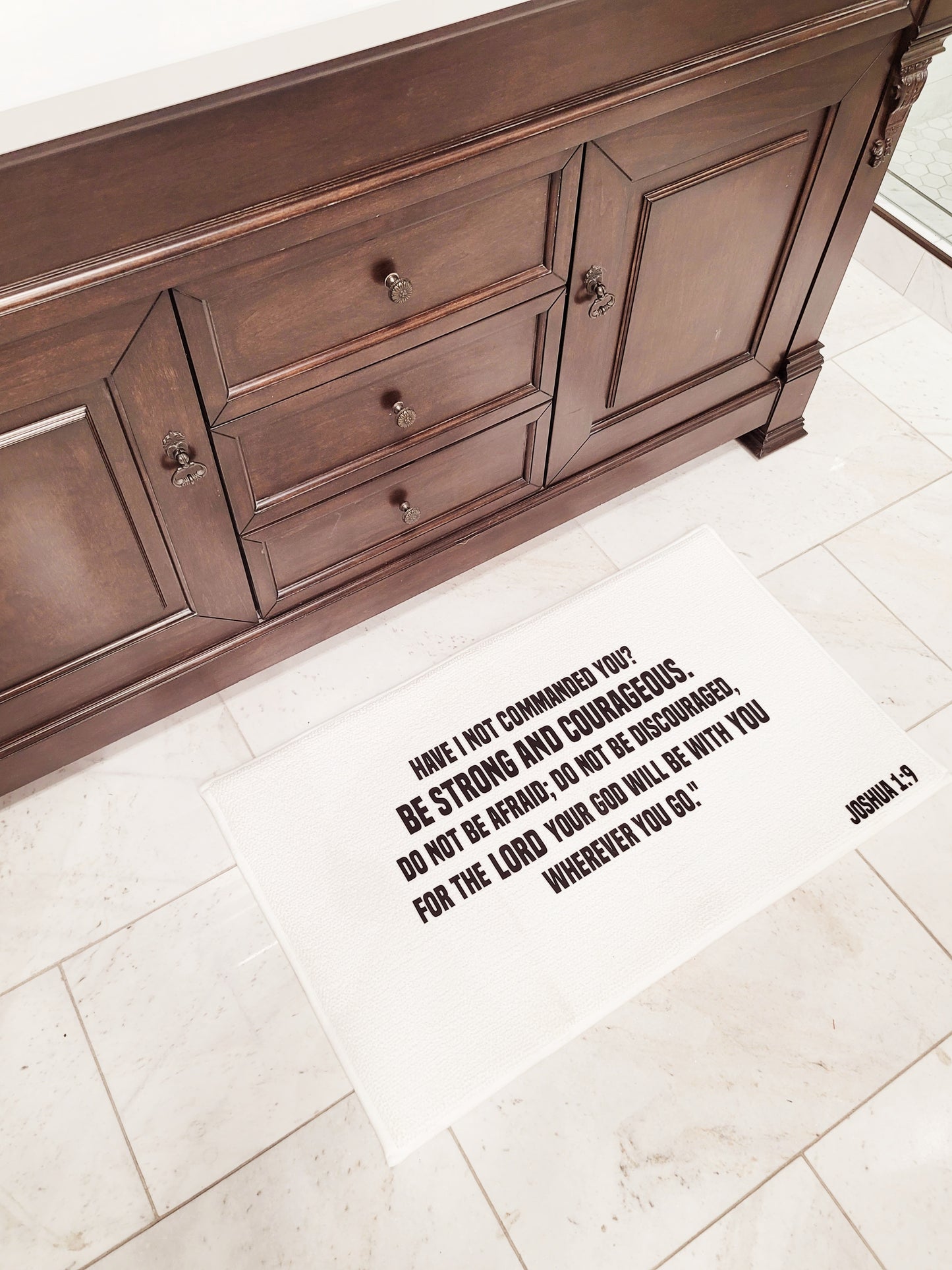 Bible Verse Memory Foam Bath Rug Be Strong And Courageous